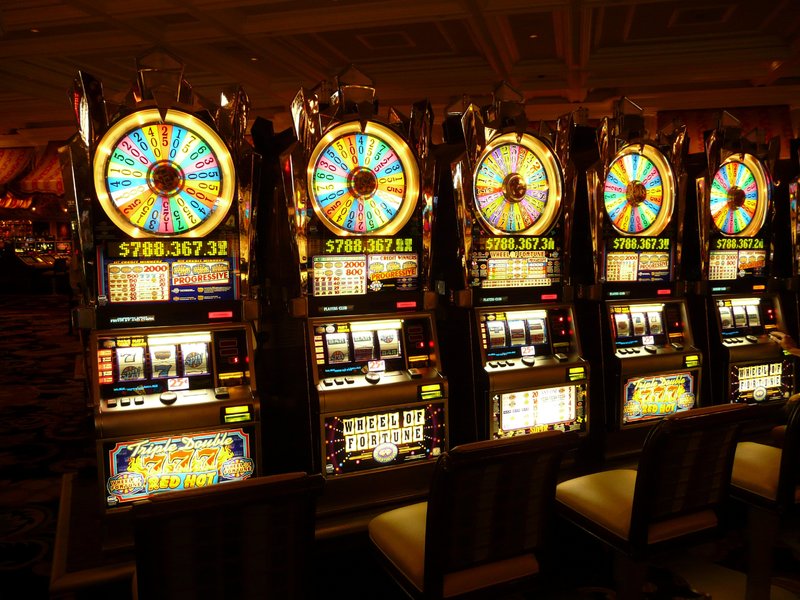 window-glass-city-usa-money-places-of-interest-1157204-pxhere.com